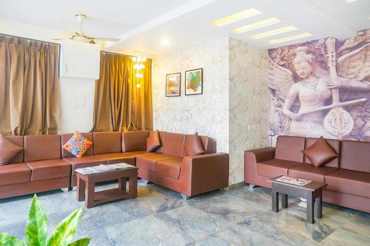 Oyo 15741 Z Inn Phursungi Exterior foto